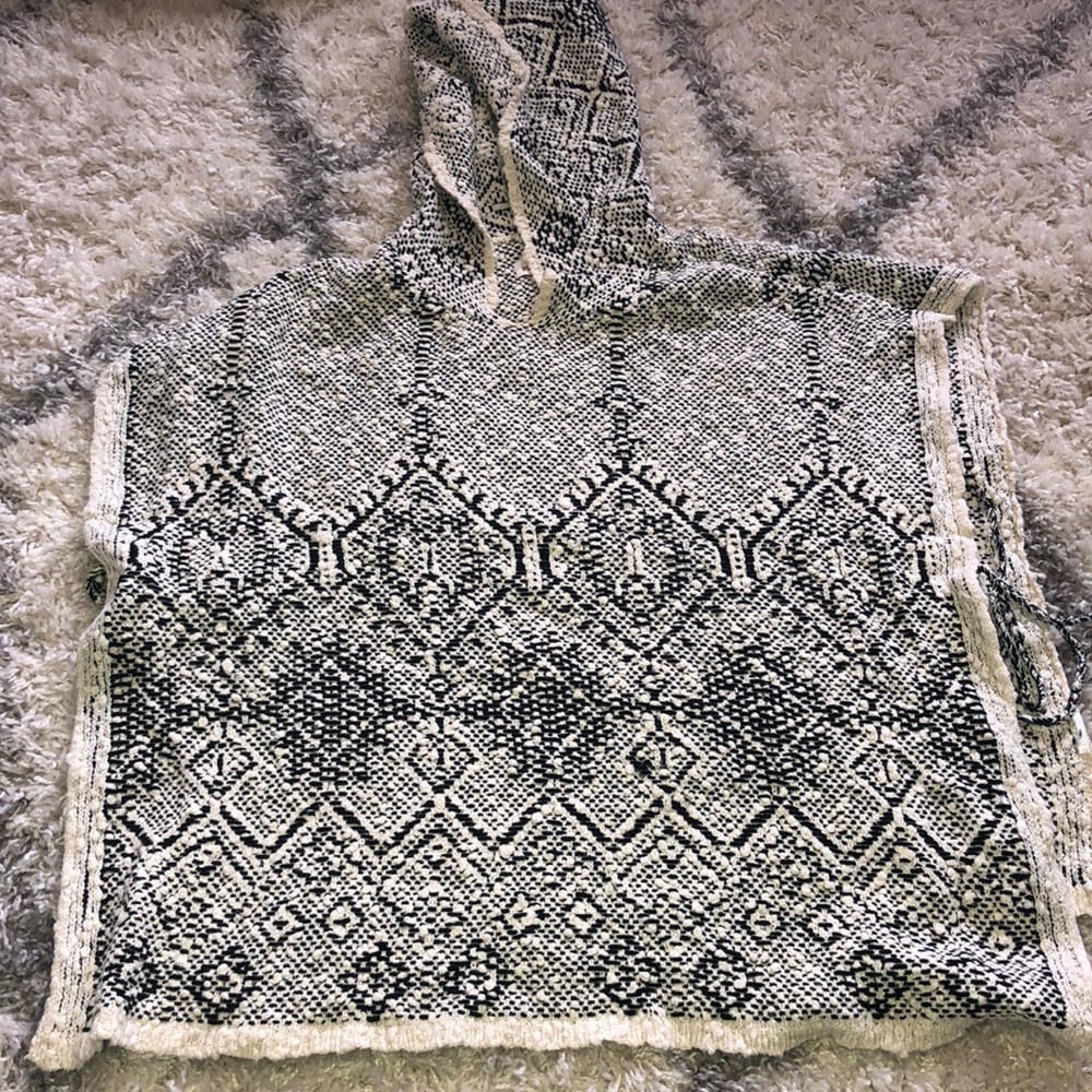 Hollister poncho
